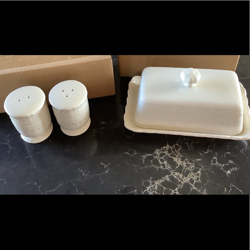 New set of shakers and a butter dish pioneer woman